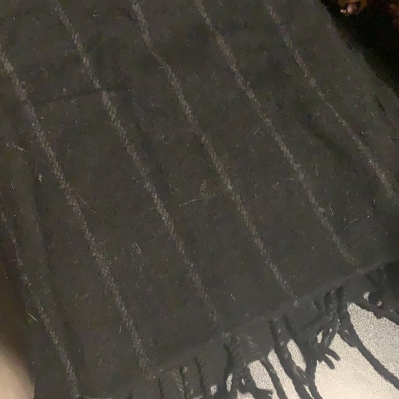 Italian Lambs Wool Scarf - Picture 2 of 2